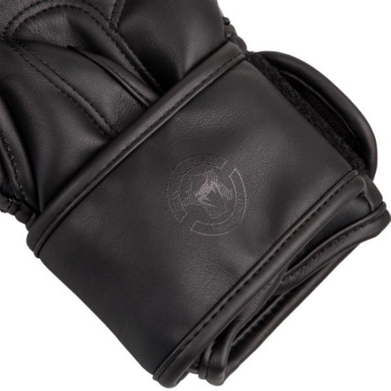 Боксови ръкавици VENUM Challenger 3 Black black